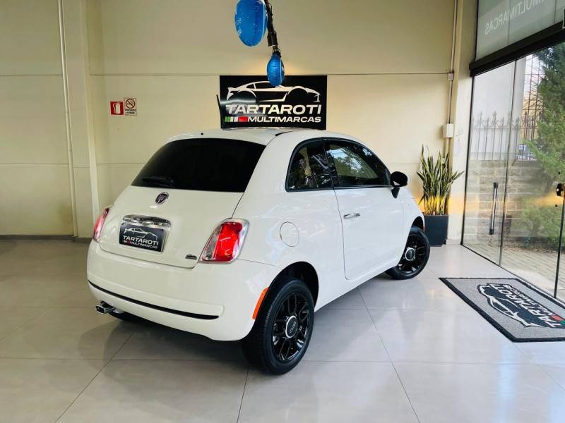 FIAT - 500 - 2013/2014 - Branca - R$ 49.990,00