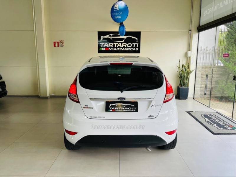 FORD - FIESTA - 2014/2015 - Branca - R$ 47.990,00