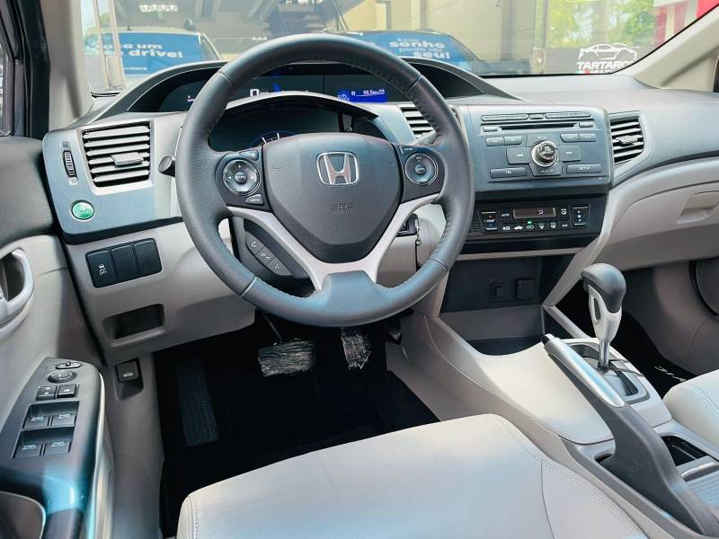 HONDA - CIVIC - 2015/2016 - Cinza - R$ 81.990,00