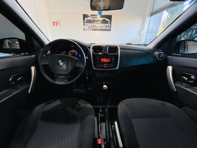 RENAULT - SANDERO - 2018/2019 - Preta - R$ 57.990,00