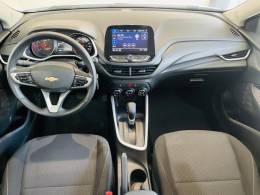 CHEVROLET - ONIX - 2021/2022 - Branca - R$ 77.990,00