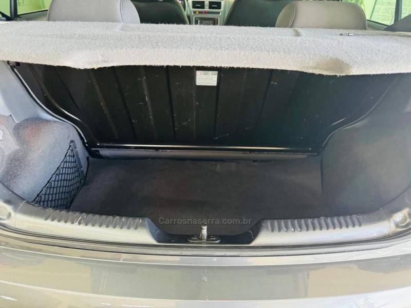VOLKSWAGEN - FOX - 2015/2016 - Cinza - R$ 52.990,00