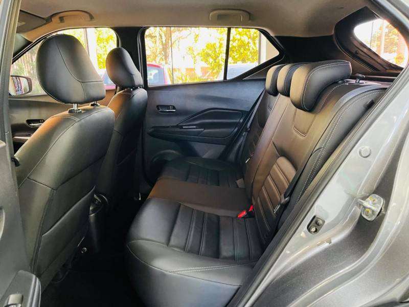 NISSAN - KICKS - 2018/2019 - Cinza - R$ 87.990,00