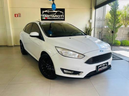 FORD - FOCUS - 2016/2016 - Branca - R$ 58.990,00