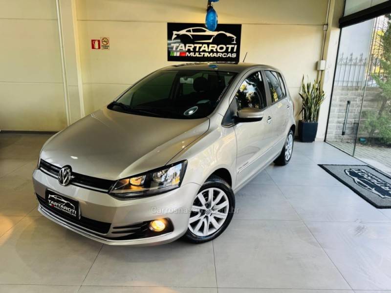 VOLKSWAGEN - FOX - 2014/2015 - Prata - R$ 47.990,00