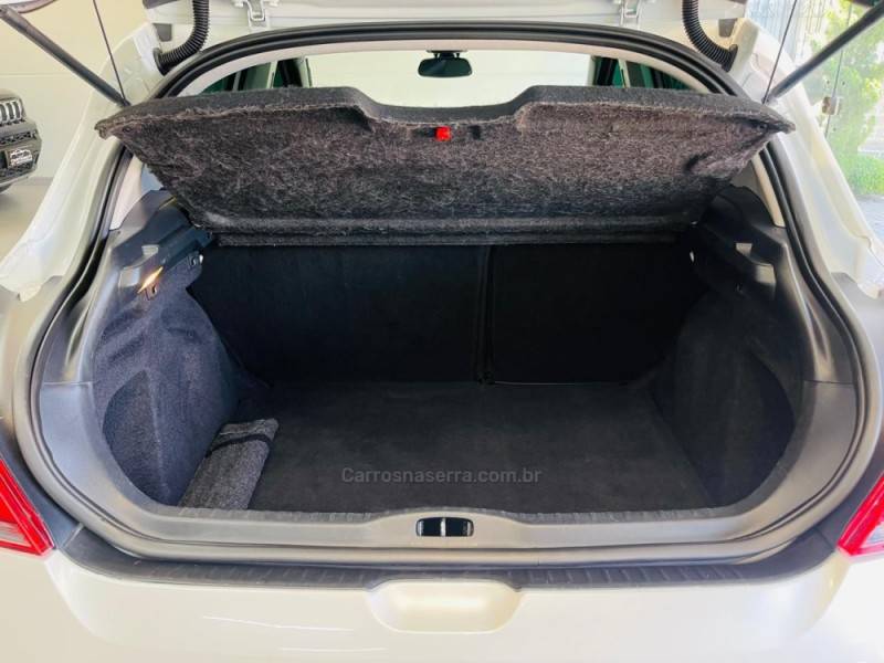 PEUGEOT - 308 - 2015/2016 - Branca - R$ 59.990,00