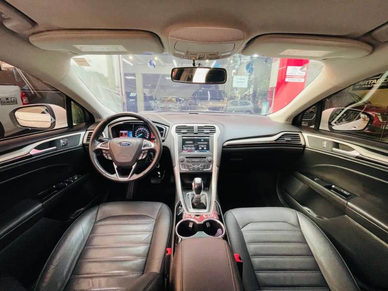 FORD - FUSION - 2015/2016 - Branca - R$ 77.990,00