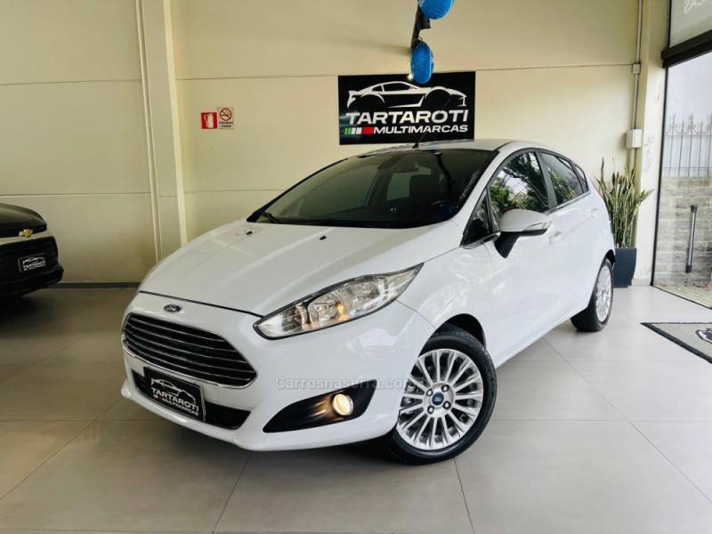 FORD - FIESTA - 2014/2015 - Branca - R$ 47.990,00