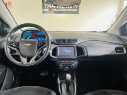 CHEVROLET - ONIX - 2014/2015 - Vermelha - R$ 57.990,00