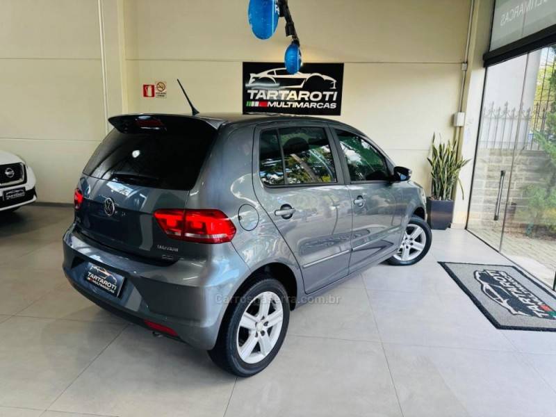 VOLKSWAGEN - FOX - 2015/2016 - Cinza - R$ 52.990,00