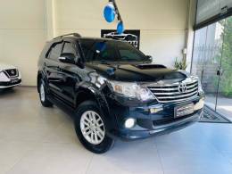 TOYOTA - HILUX SW4 - 2011/2012 - Preta - R$ 135.990,00