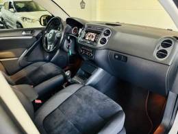VOLKSWAGEN - TIGUAN - 2013/2014 - Branca - R$ 69.990,00
