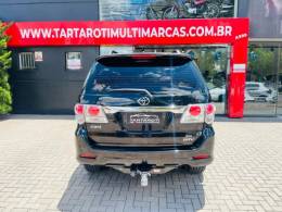 TOYOTA - HILUX SW4 - 2011/2012 - Preta - R$ 139.990,00