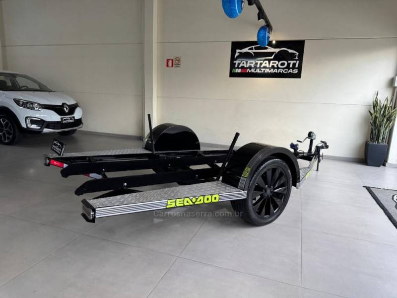 REBOQUES - FEDERAL JET - 2025/2025 - Preta - R$ 16.990,00