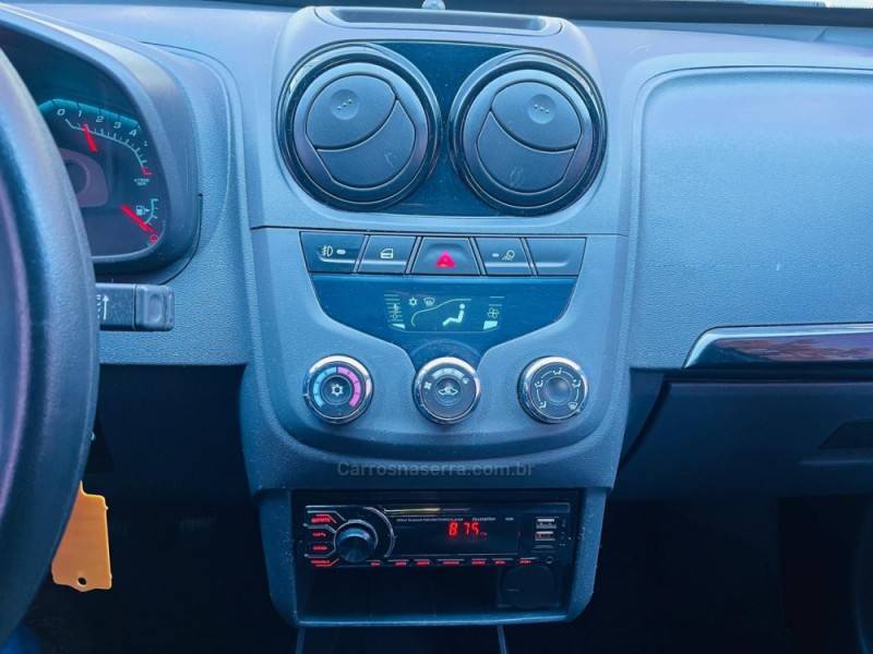 CHEVROLET - MONTANA - 2011/2012 - Branca - R$ 41.990,00