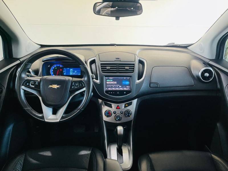 CHEVROLET - TRACKER - 2015/2015 - Branca - R$ 70.990,00