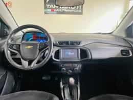 CHEVROLET - ONIX - 2014/2015 - Vermelha - R$ 57.990,00