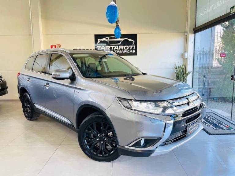 MITSUBISHI - OUTLANDER - 2017/2018 - Cinza - R$ 128.990,00