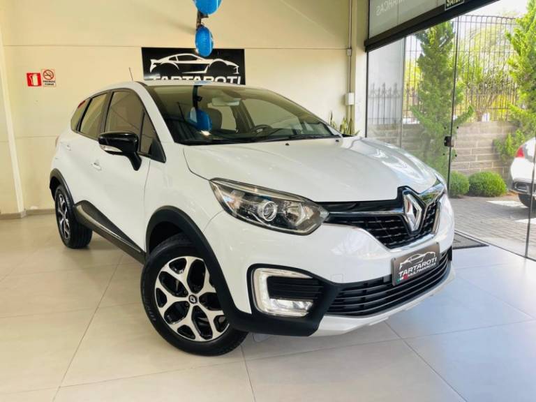 RENAULT - CAPTUR - 2017/2018 - Branca - R$ 76.990,00
