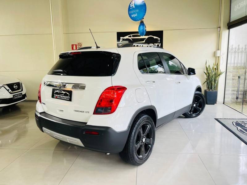 CHEVROLET - TRACKER - 2015/2015 - Branca - R$ 70.990,00