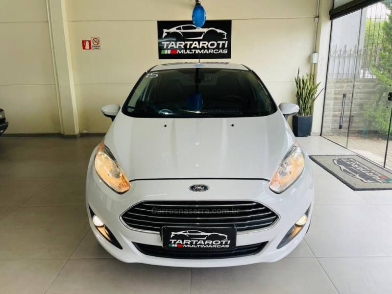 FORD - FIESTA - 2014/2015 - Branca - R$ 49.990,00