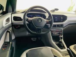 VOLKSWAGEN - T-CROSS - 2019/2020 - Preta - R$ 109.990,00