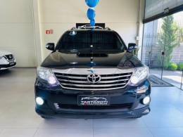 TOYOTA - HILUX SW4 - 2011/2012 - Preta - R$ 135.990,00