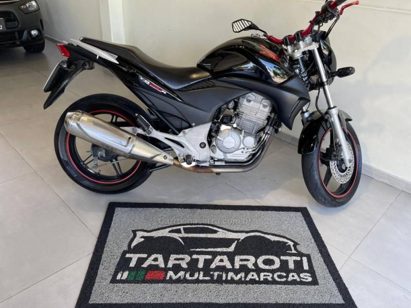 HONDA - CB 300R - 2010/2010 - Preta - R$ 13.990,00