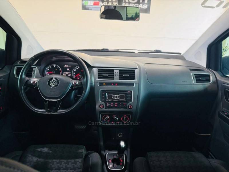 VOLKSWAGEN - FOX - 2015/2016 - Cinza - R$ 52.990,00