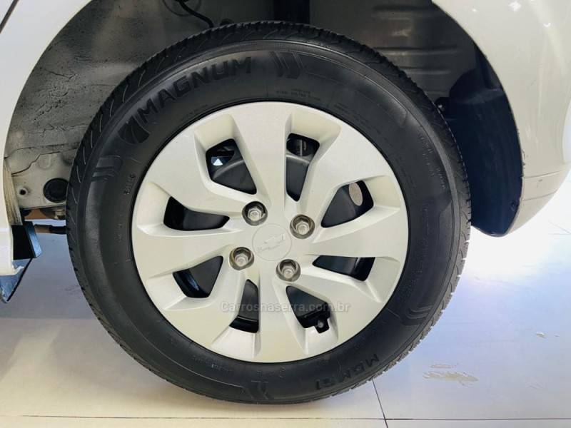 CHEVROLET - ONIX - 2018/2019 - Prata - R$ 54.990,00