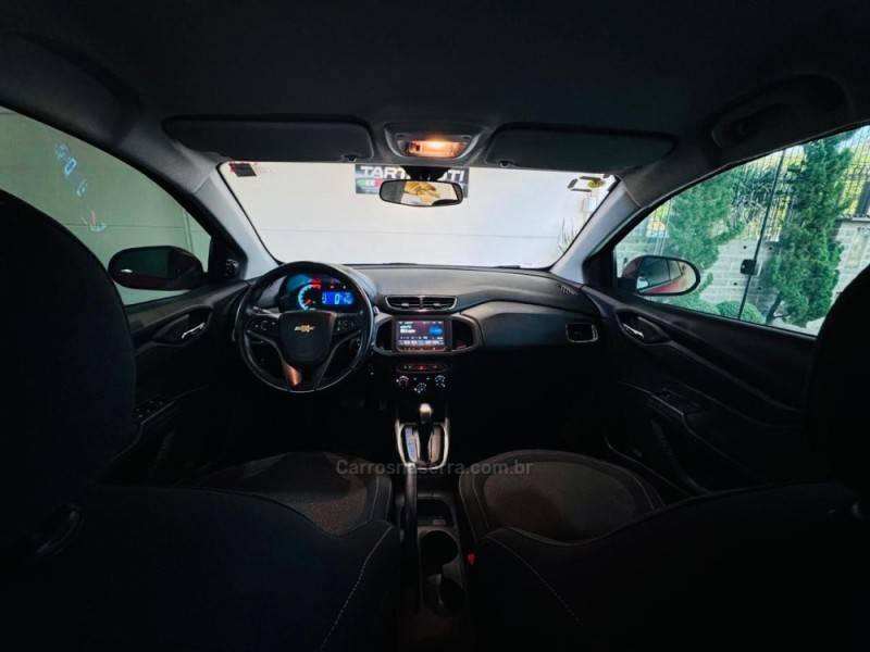 CHEVROLET - ONIX - 2014/2015 - Vermelha - R$ 56.990,00