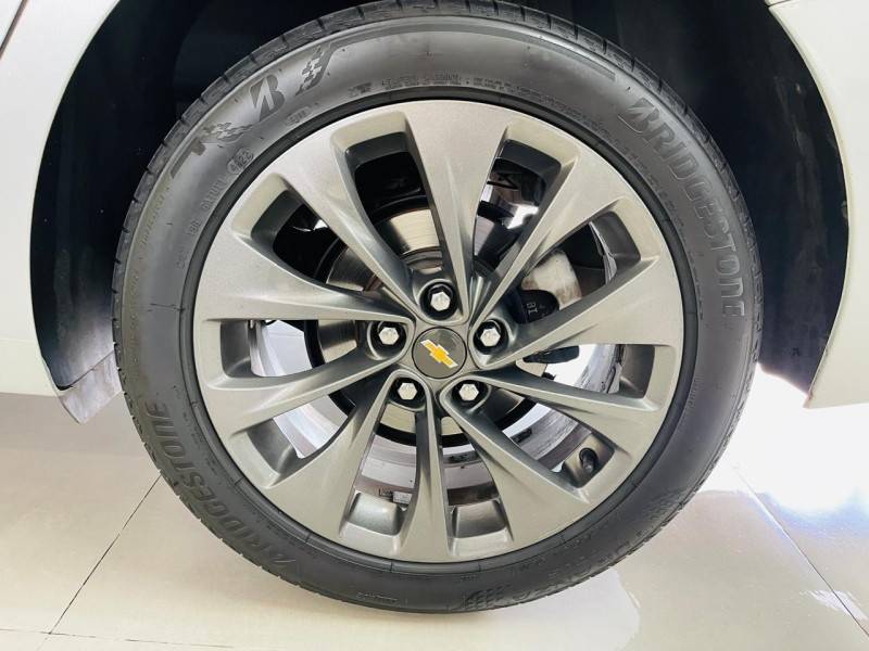 CHEVROLET - CRUZE - 2017/2018 - Prata - R$ 92.990,00