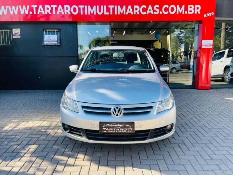 VOLKSWAGEN - VOYAGE - 2011/2012 - Prata - R$ 31.990,00