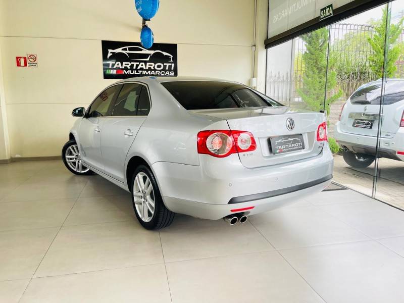 VOLKSWAGEN - JETTA - 2010/2010 - Prata - R$ 52.990,00