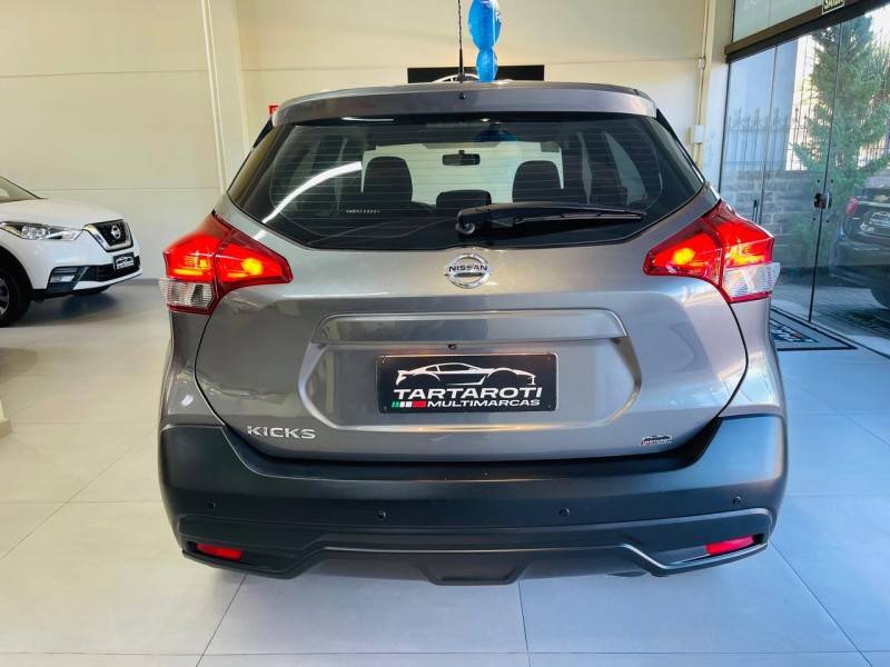 NISSAN - KICKS - 2020/2021 - Cinza - R$ 88.990,00