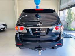 TOYOTA - HILUX SW4 - 2011/2012 - Preta - R$ 135.990,00