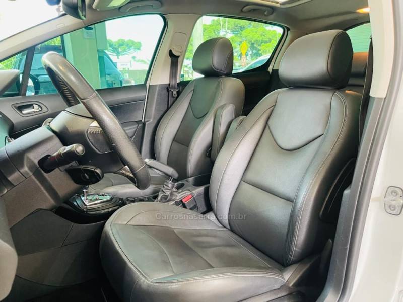 PEUGEOT - 308 - 2015/2016 - Branca - R$ 59.990,00