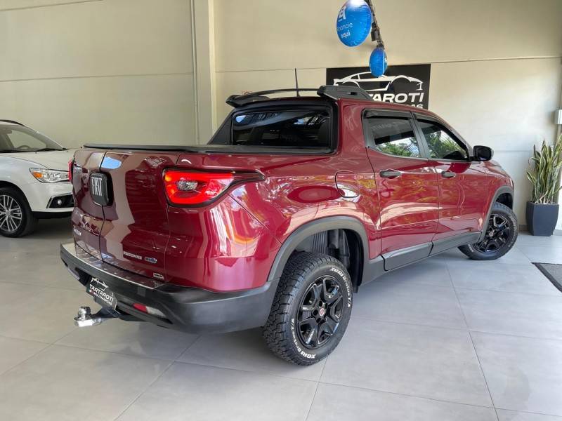 FIAT - TORO - 2017/2018 - Vermelha - R$ 87.990,00