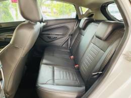 FORD - FIESTA - 2014/2015 - Branca - R$ 47.990,00