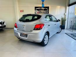 CHEVROLET - ONIX - 2018/2019 - Prata - R$ 54.990,00