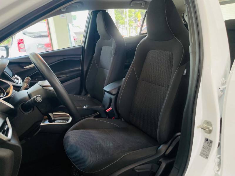 CHEVROLET - ONIX - 2021/2022 - Branca - R$ 73.990,00