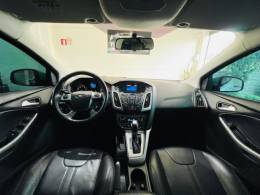 FORD - FOCUS - 2014/2015 - Branca - R$ 55.990,00