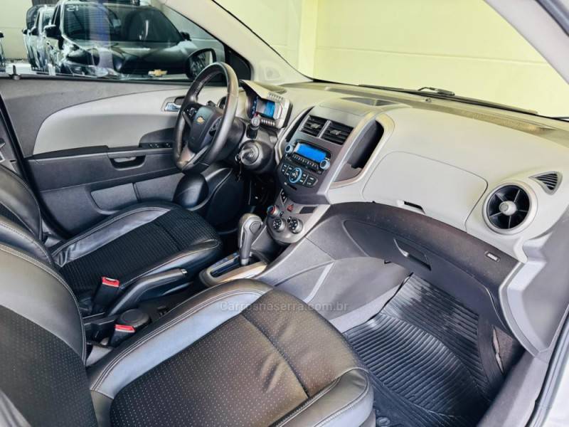 CHEVROLET - SONIC - 2013/2013 - Branca - R$ 43.990,00