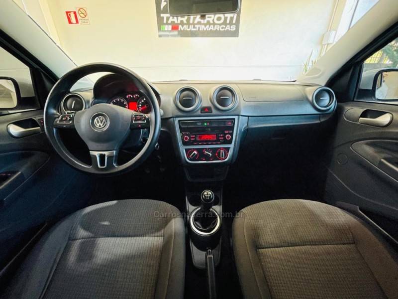 VOLKSWAGEN - SAVEIRO - 2015/2016 - Branca - R$ 51.990,00
