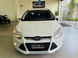 FORD - FOCUS - 2014/2015 - Branca - R$ 55.990,00