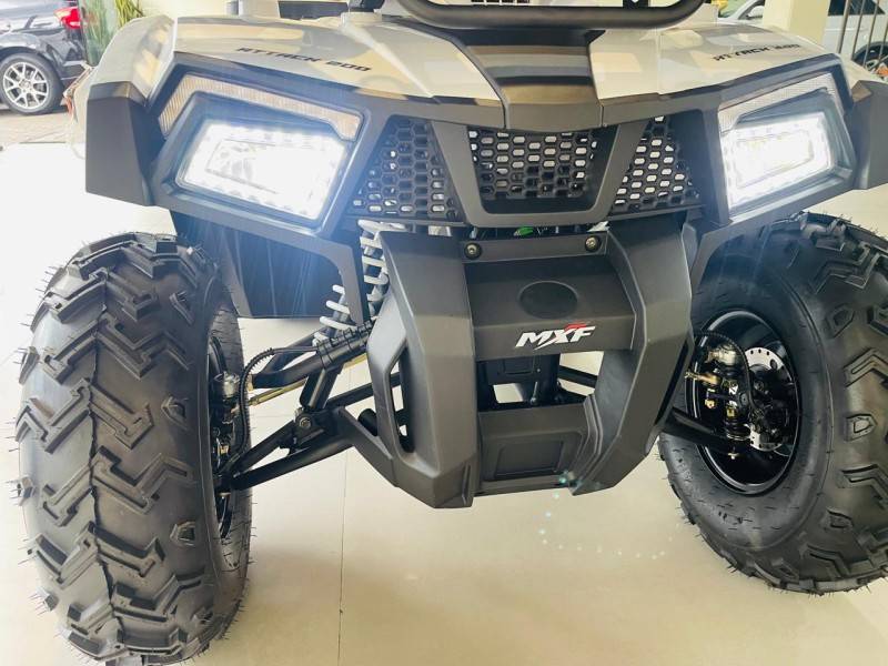 MXF - ATTACK 200 - 2025/2025 - Branca - R$ 27.990,00