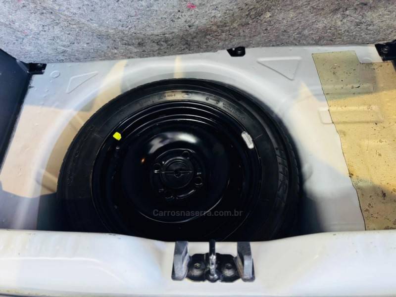 FORD - KA - 2015/2015 - Branca - R$ 42.990,00