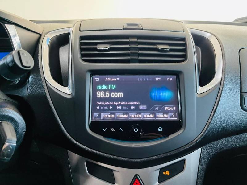 CHEVROLET - TRACKER - 2015/2015 - Branca - R$ 70.990,00
