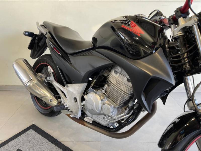 HONDA - CB 300R - 2010/2010 - Preta - R$ 13.990,00