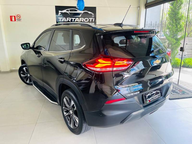 CHEVROLET - TRACKER - 2020/2021 - Preta - R$ 106.990,00